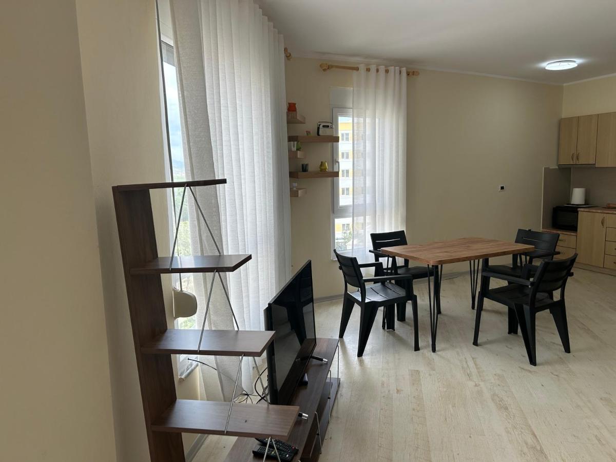 Apartment In Qerret Golem  Exterior photo