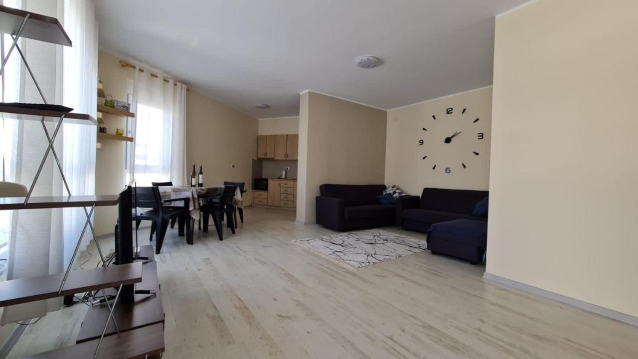 Apartment In Qerret Golem  Exterior photo